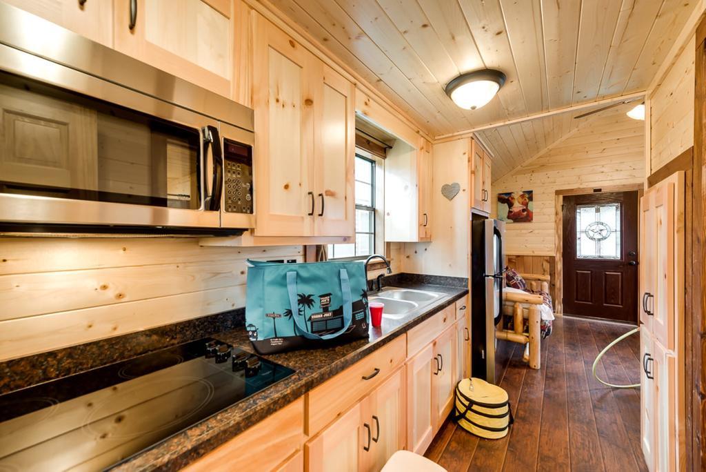 Rustic Creek Ranch Resort At North Jellystone Park Burleson Exterior foto